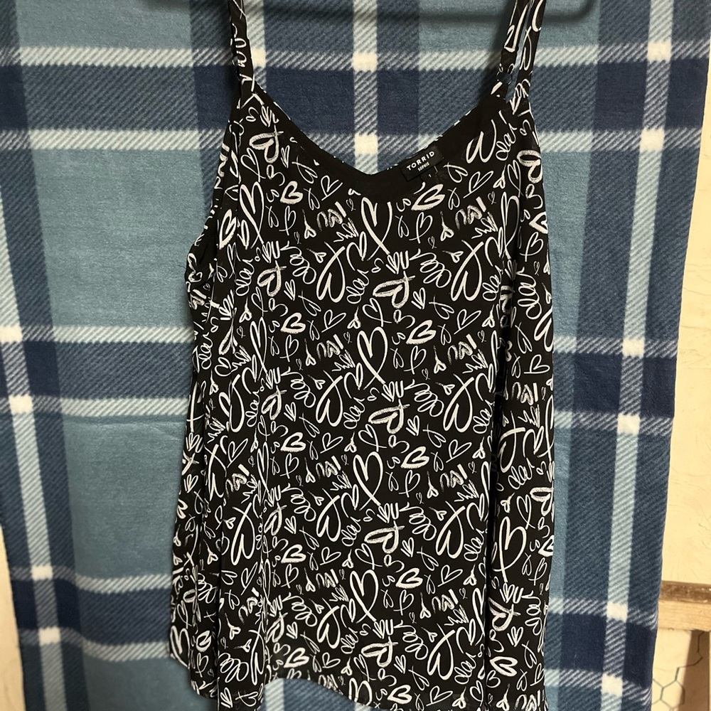 Torrid Black and White Heart Print Camisole